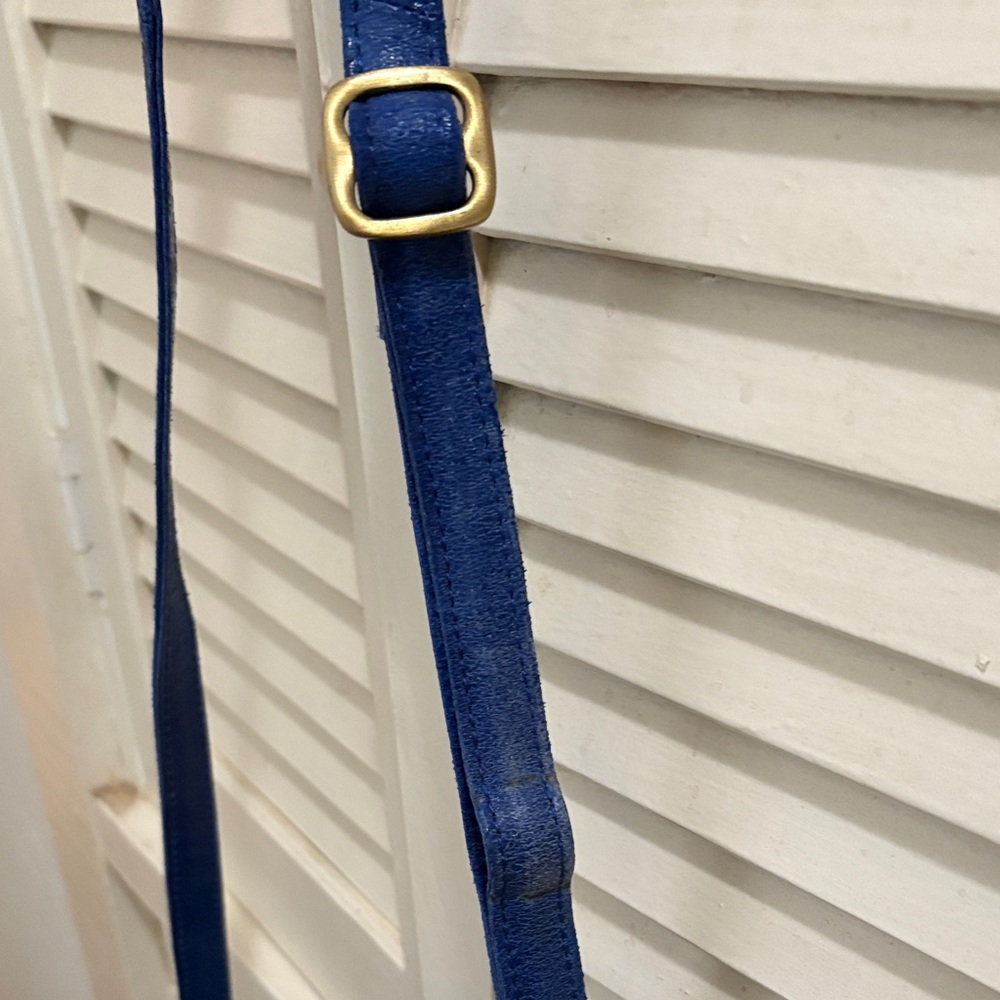 Sharif Blue Peacock Round Crossbody Bag - Picture 6 of 6